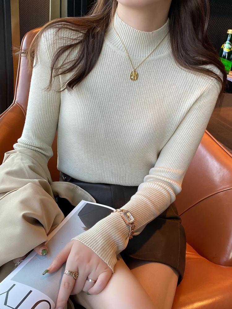Women’s Mock Neck