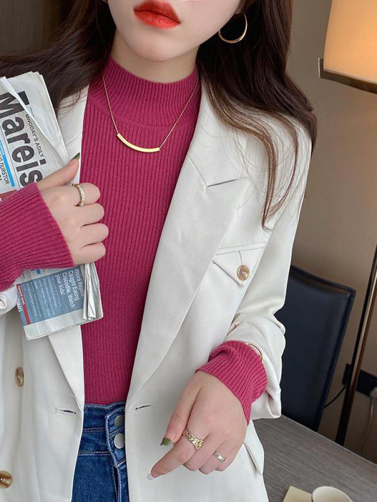 Women’s Mock Neck